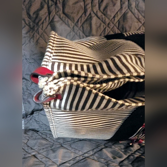 Henri Bendel Large Weekend Tote Stripe Bag - Picture 6 of 12